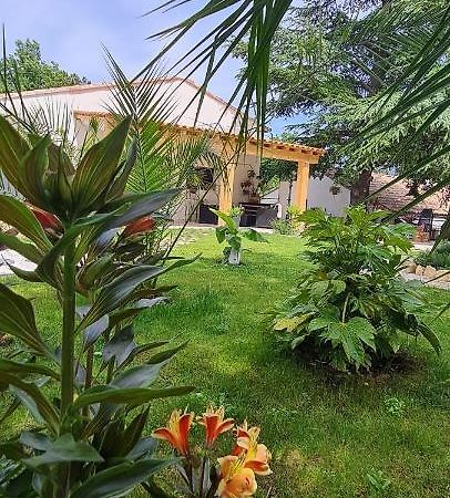 Gite Les 2 Cedres Villa Cardet Exterior foto